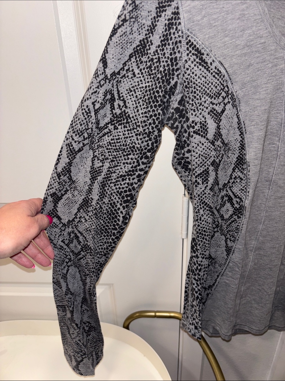 EUC Lululemon Between the Lines Snake Print Active Tee - Picture 5 of 6